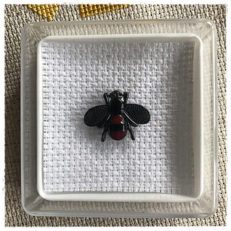 Magnetic Needle Minder Black Bee