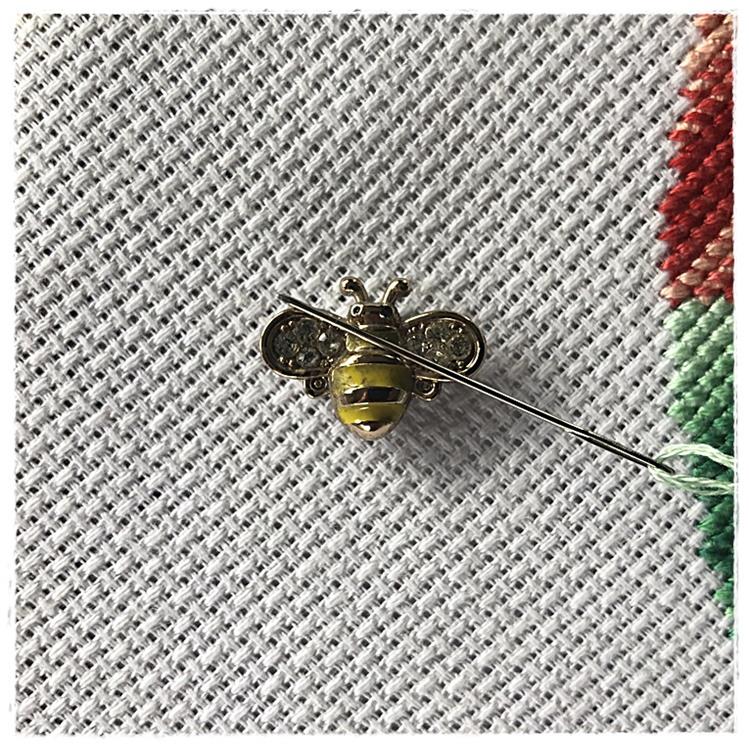 Magnetic Needle Minder Yellow Bee